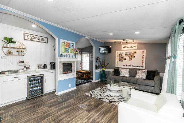 2005 Fleetwood Beacon Hill Mobile Home