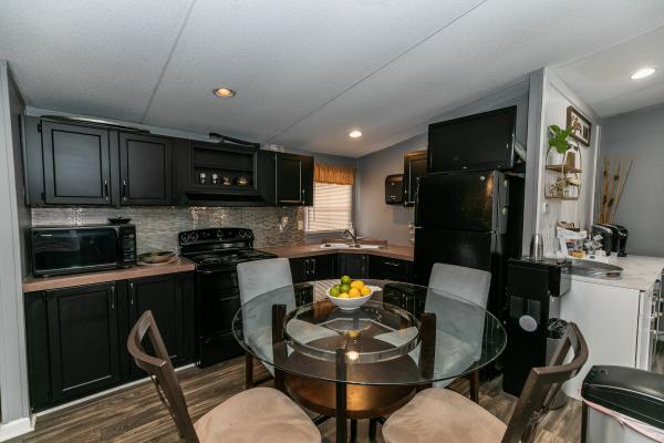 2005 Fleetwood Beacon Hill Mobile Home