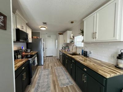 Photo 5 of 20 of home located at 105 Lakeview Drive Leesburg, FL 34788