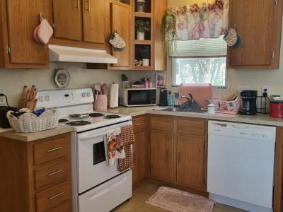 Photo 4 of 20 of home located at 1113 Lake Terrace Elgin, IL 60123