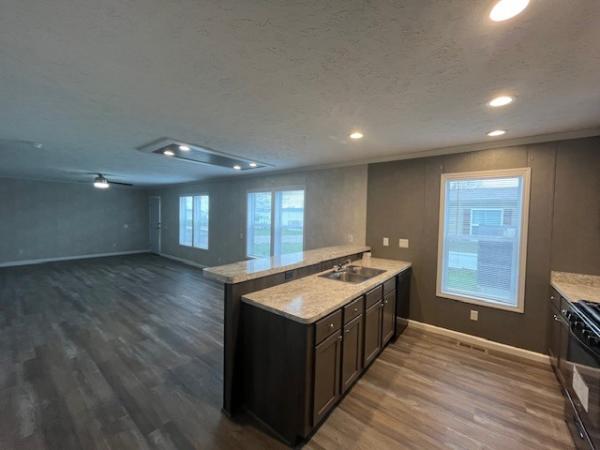 2020 FAIRMONT HOMES 430IN28483A  Home