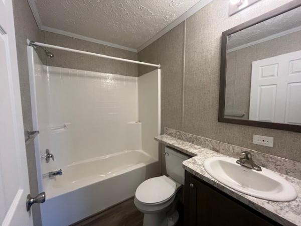 2020 FAIRMONT HOMES 430IN28483A  Home