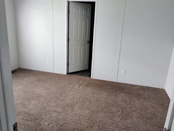 2017 FAIRMONT HOMES 430IN28523A  Home