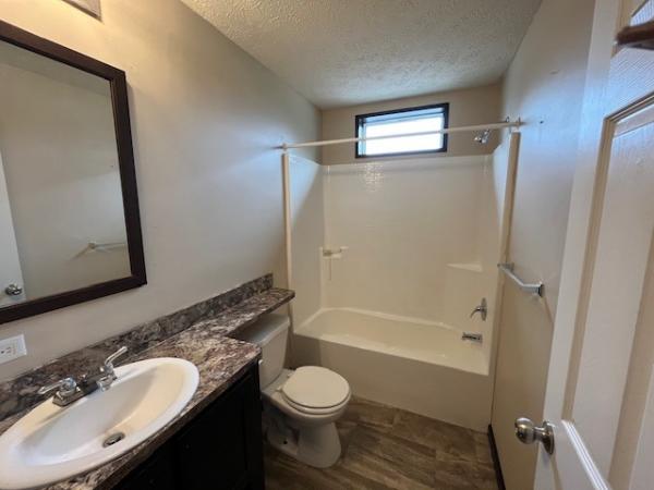 2017 FAIRMONT HOMES 430IN28523A  Home