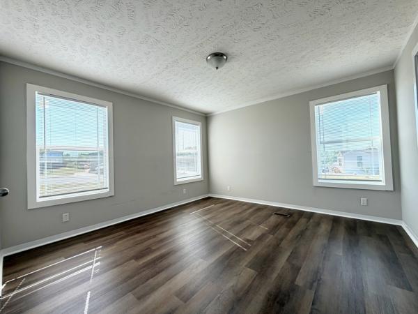 2022 Clayton 84 The Breeze  Home