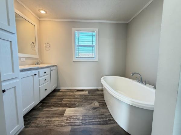 2022 Clayton 84 The Breeze  Home