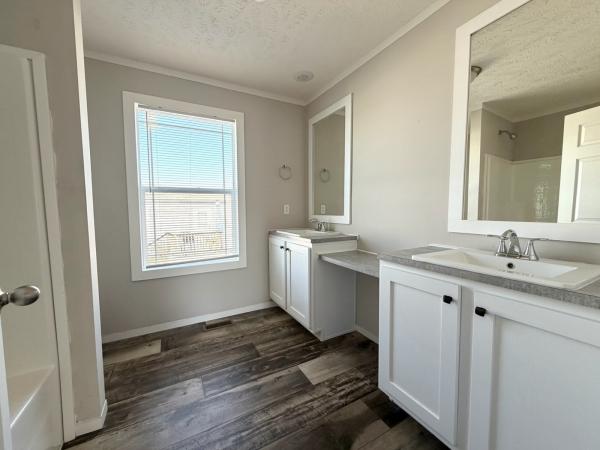 2022 Clayton 84 The Breeze  Home