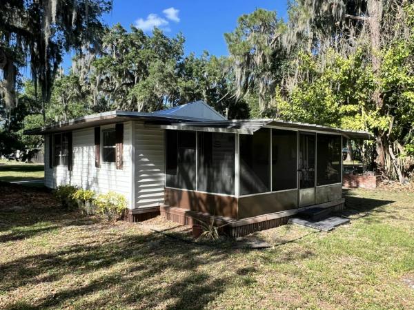 Cottage  Mobile Home For Sale