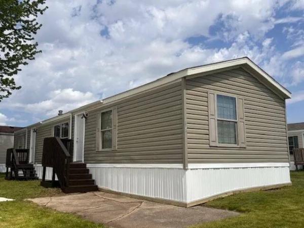 2015 LH166432C  Home