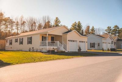 Photo 5 of 38 of home located at 541 Opal Drive Scarborough, ME 04074