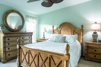 Photo 4 of 6 of home located at 825 Tall Oak Rd Naples, FL 34113