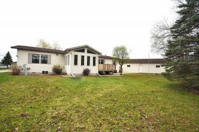 Photo 3 of 19 of home located at W6806 Shadybrook Circle Fond Du Lac, WI 54937