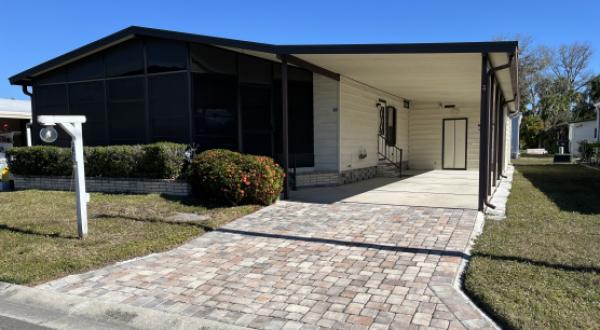 Photo 1 of 2 of home located at 2123 Friendship Drive Palmetto, FL 34221