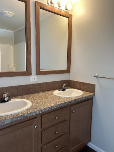 Photo 5 of 13 of home located at 6 Us Grant Ln West Chester, OH 45069