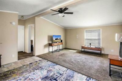 Photo 3 of 15 of home located at 3539 Berry Dr. Carleton, MI 48117