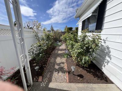 Photo 5 of 27 of home located at 100 SW 195th Avenue, Sp. #137 Beaverton, OR 97006