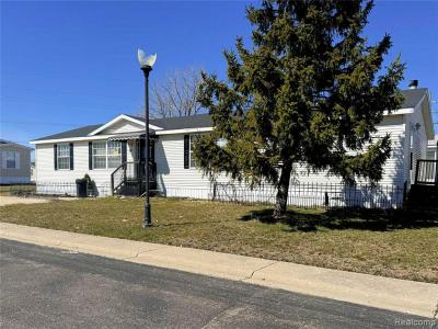 Photo 2 of 17 of home located at 4591 S. Haggerty Canton, MI 48188