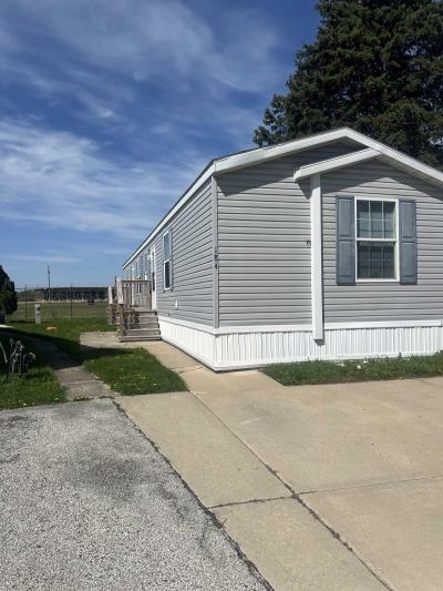 Mobile Home at 184 Carriage Lane Sauk Village, IL 60411