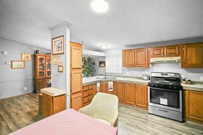 Photo 5 of 13 of home located at 39200 Harbor New Boston, MI 48164