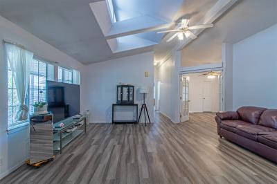 Photo 3 of 25 of home located at 170 Codyerin Dr. Henderson, NV 89074