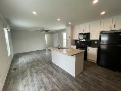 Mobile Home at 40695 Drury Rd Sterling Heights, MI 48310