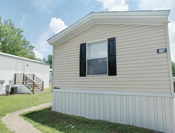2004 Clayton Homes Inc Mobile Home For Sale