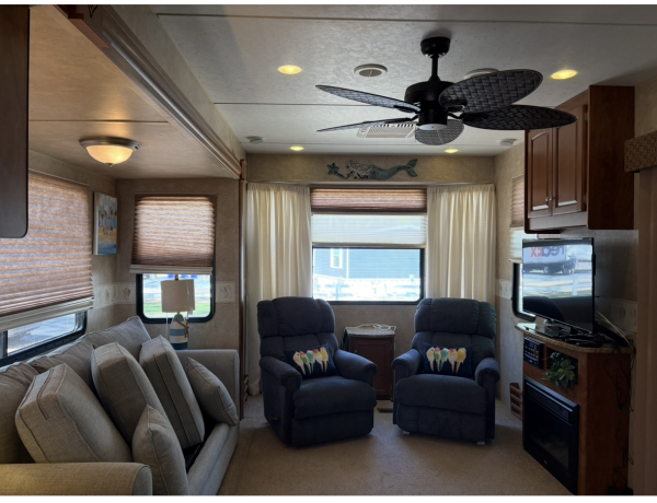 2011 KEYSTONE Residence Mobile Home