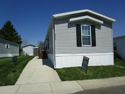 Photo 2 of 16 of home located at 23702 Hickory Lane Brownstown, MI 48174