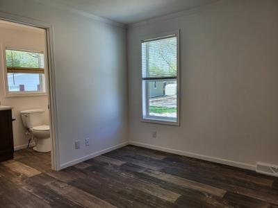 Photo 5 of 21 of home located at 118 Melbrooke Road Elgin, IL 60123
