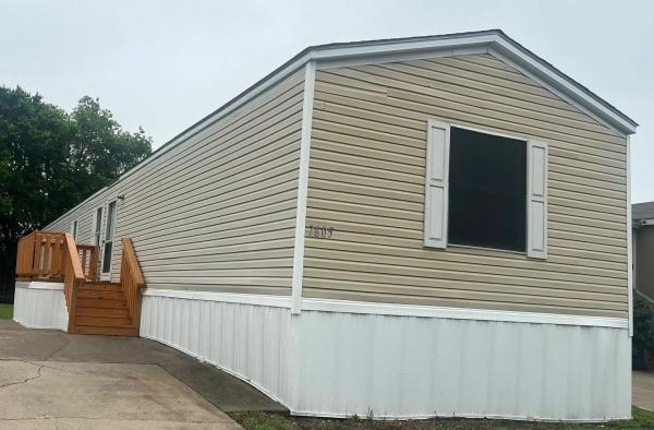 2004 Fleetwood Festival Mobile Home