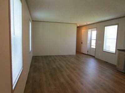 Photo 5 of 16 of home located at 23686 Hickory Lane Brownstown, MI 48174