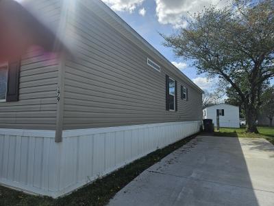 Photo 2 of 19 of home located at 179 Lynnwood Circle #103 Clarksville, TN 37040