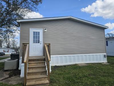 Photo 3 of 19 of home located at 179 Lynnwood Circle #103 Clarksville, TN 37040