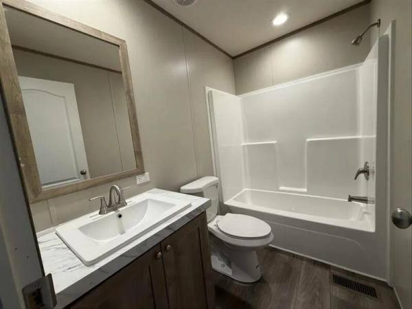 2022 46WIN16602AH22  Home