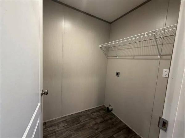 2022 46WIN16602AH22  Home