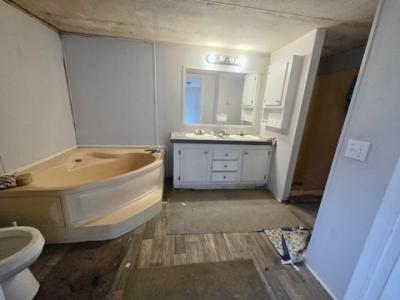 Photo 2 of 16 of home located at 455 Frances St Jacksonville, NC 28546