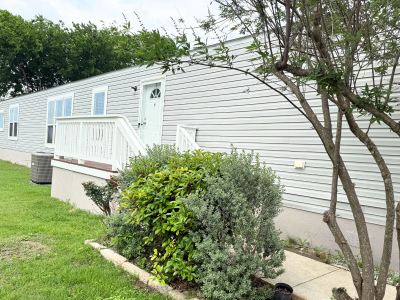 Photo 2 of 20 of home located at 201 Sonoma Drive Kyle, TX 78640