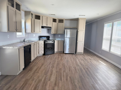 Photo 4 of 19 of home located at 243 Sonoma Drive Kyle, TX 78640