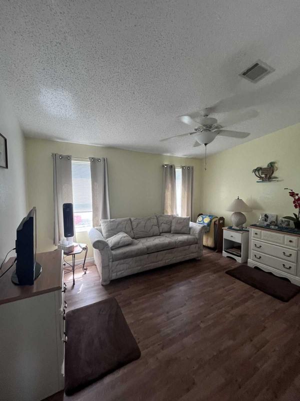 1995 Palm Harbor Manufactured Home