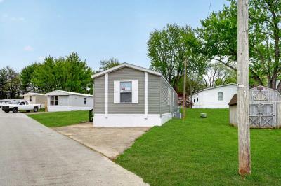 Photo 5 of 26 of home located at 154 Echo Lake E Dr Moore, IN 46158