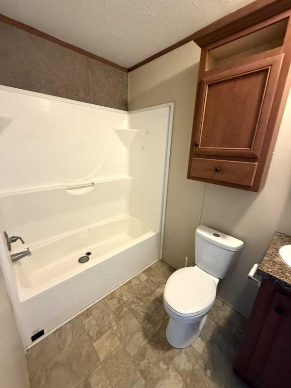 2015 Champion Redman Avantage II  Manufactured Home