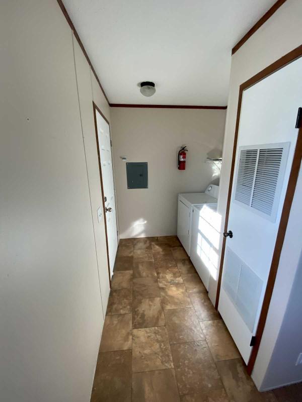 2015 Champion Redman Avantage II  Manufactured Home