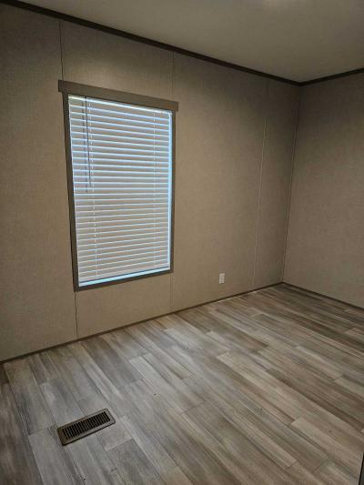 Photo 5 of 12 of home located at 16 English Village Park #33A Nixa, MO 65714