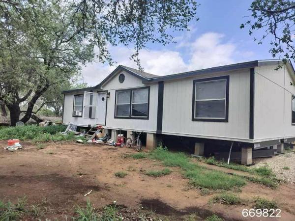 Photo 1 of 2 of home located at Titan Factory Direct Homes 1950 SW Loop 410 San Antonio, TX 78227