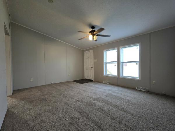 2003 Holly Park Mobile Home