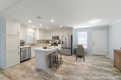 Photo 3 of 18 of home located at 501 Sheehan Way Lady Lake, FL 32159