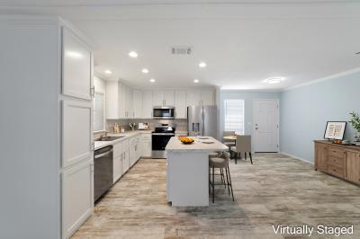 Photo 4 of 18 of home located at 501 Sheehan Way Lady Lake, FL 32159