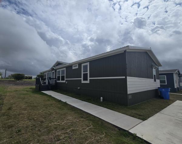2025 Champion WS2856H32108 Mobile Home