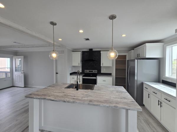 2025 Champion WS2856H32108 Mobile Home