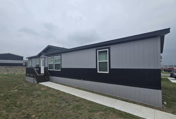 2025 Champion WS2856H32 Mobile Home